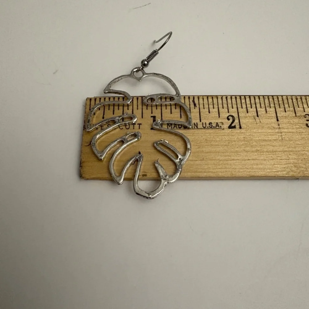 3 Piece Wave and Palm Tree Jewelry Set in Goldtone